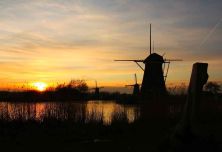 sunset kinderdijk.jpg